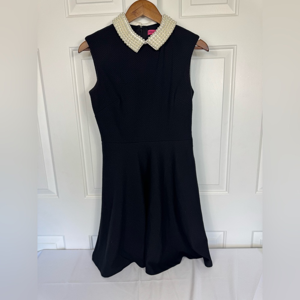 Betsey Johnson Pearl Jewel Collar‎ Black Fit and Flair Sleeveless Dress size 4